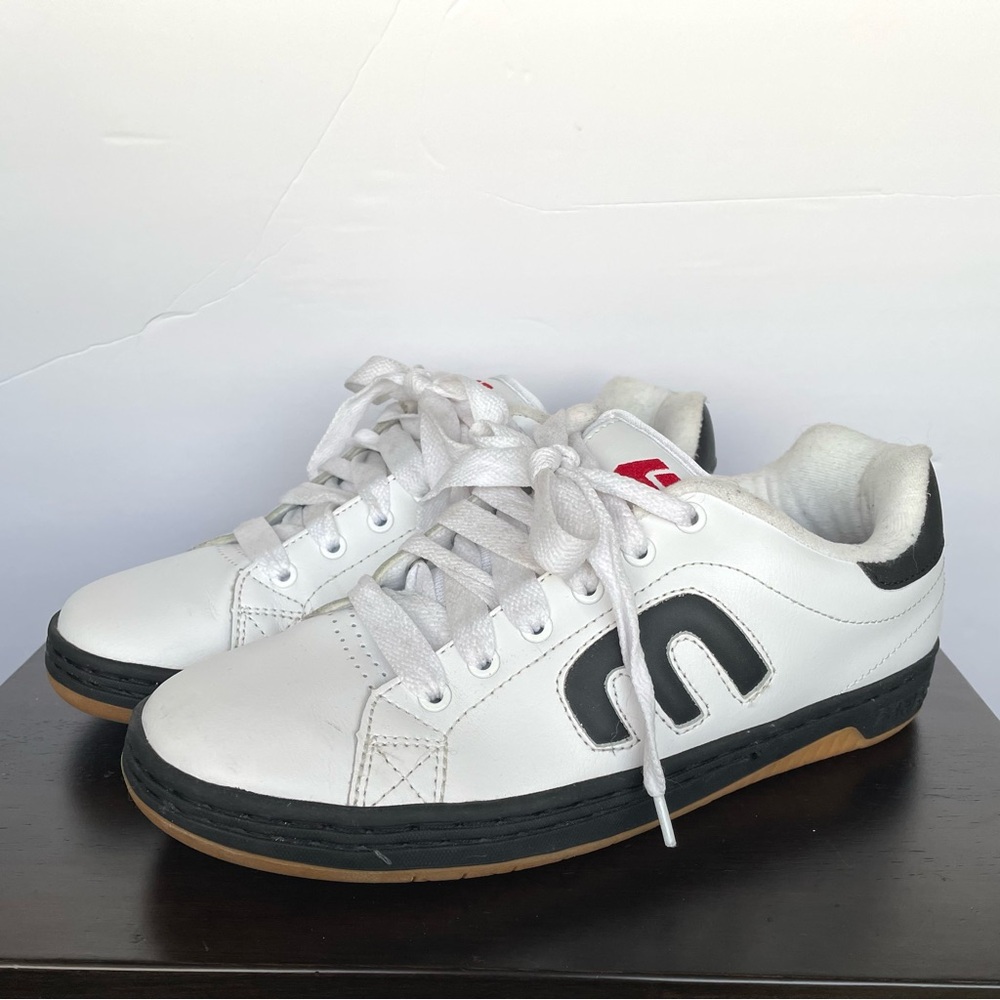 Etnies Men's Calli-Cut Skate Shoe, White/Black/Red, 2000s Y2K, Size 9.5.